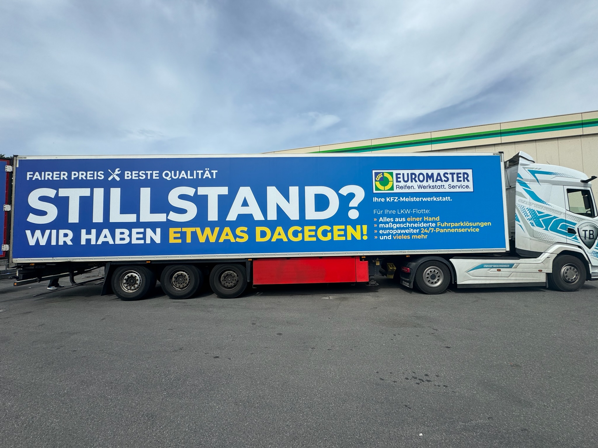 Lkw & Spezialfahrzeuge – nach der Folierung