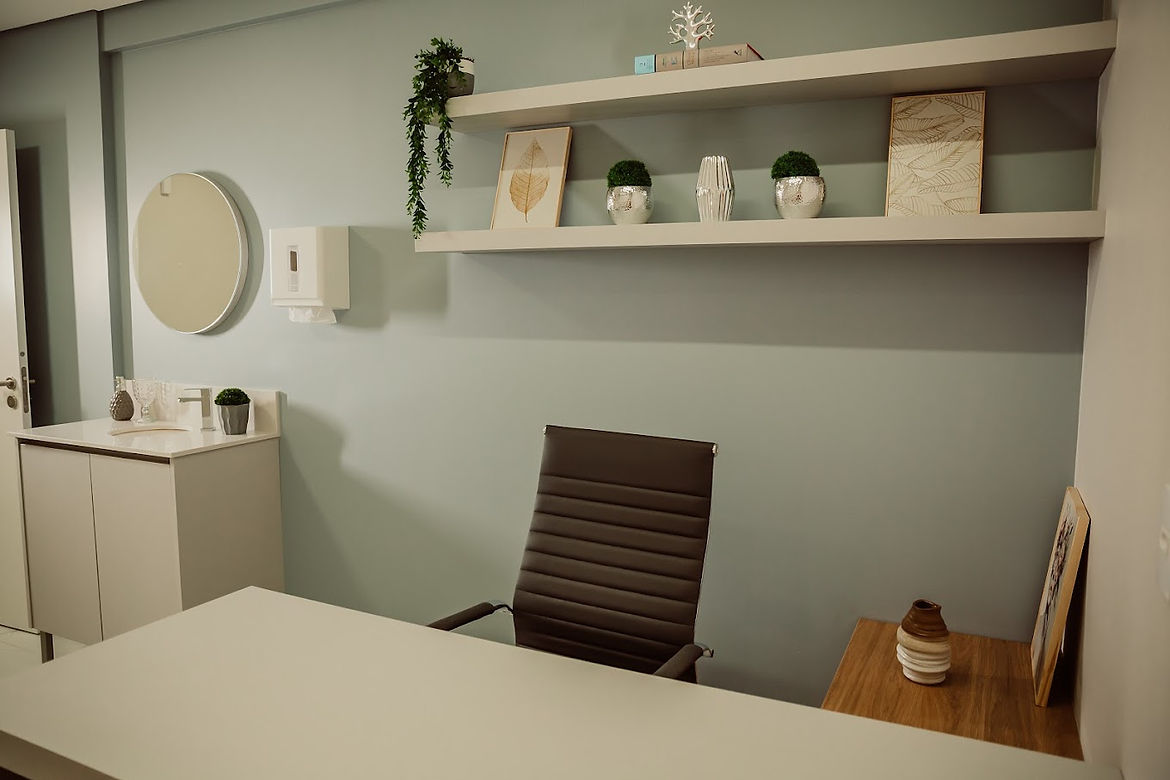 Espaço de espera da clínica do Dr. Luiz Matos