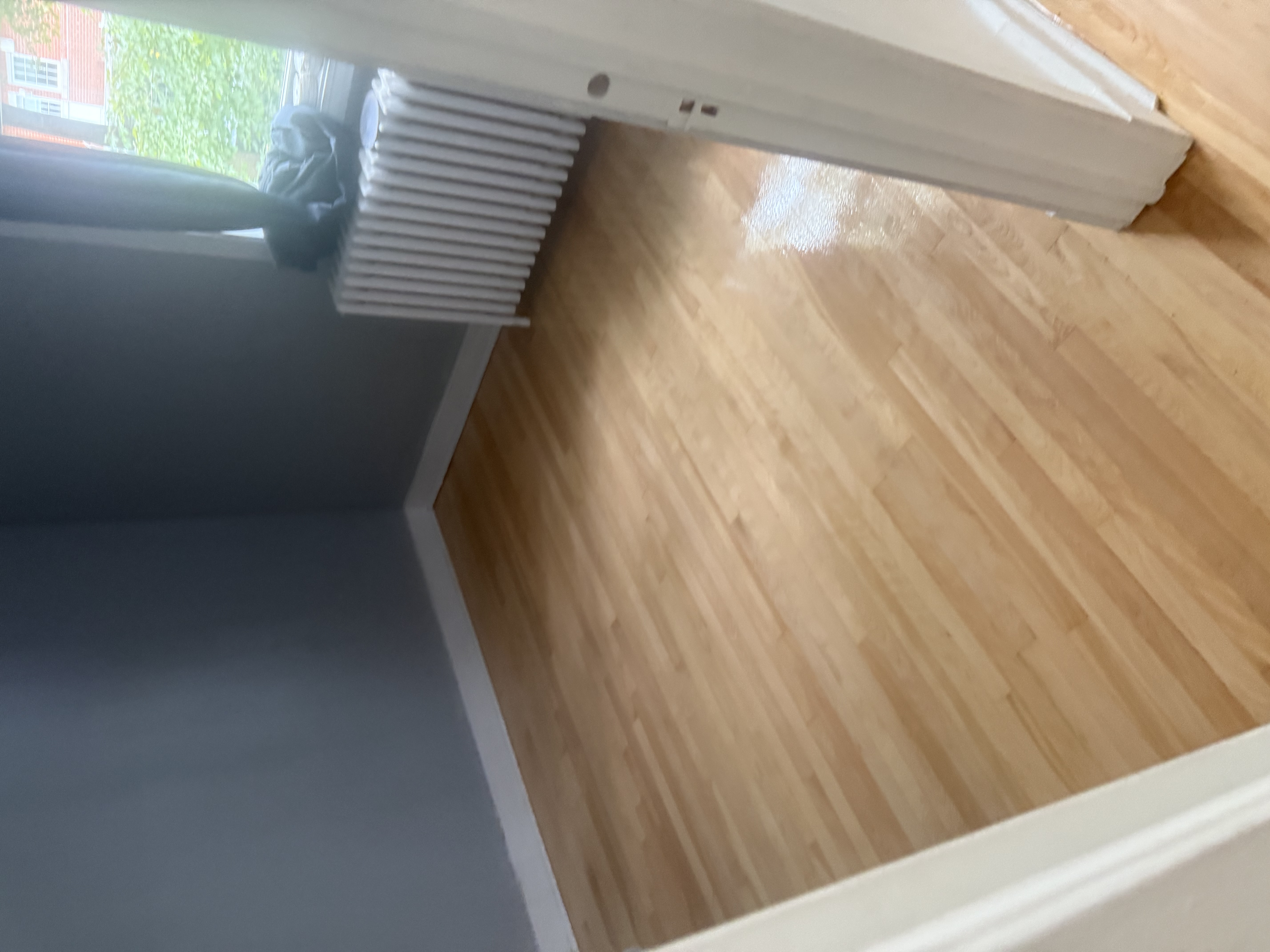Sablage sans poussière et finition satinée d'une chambre