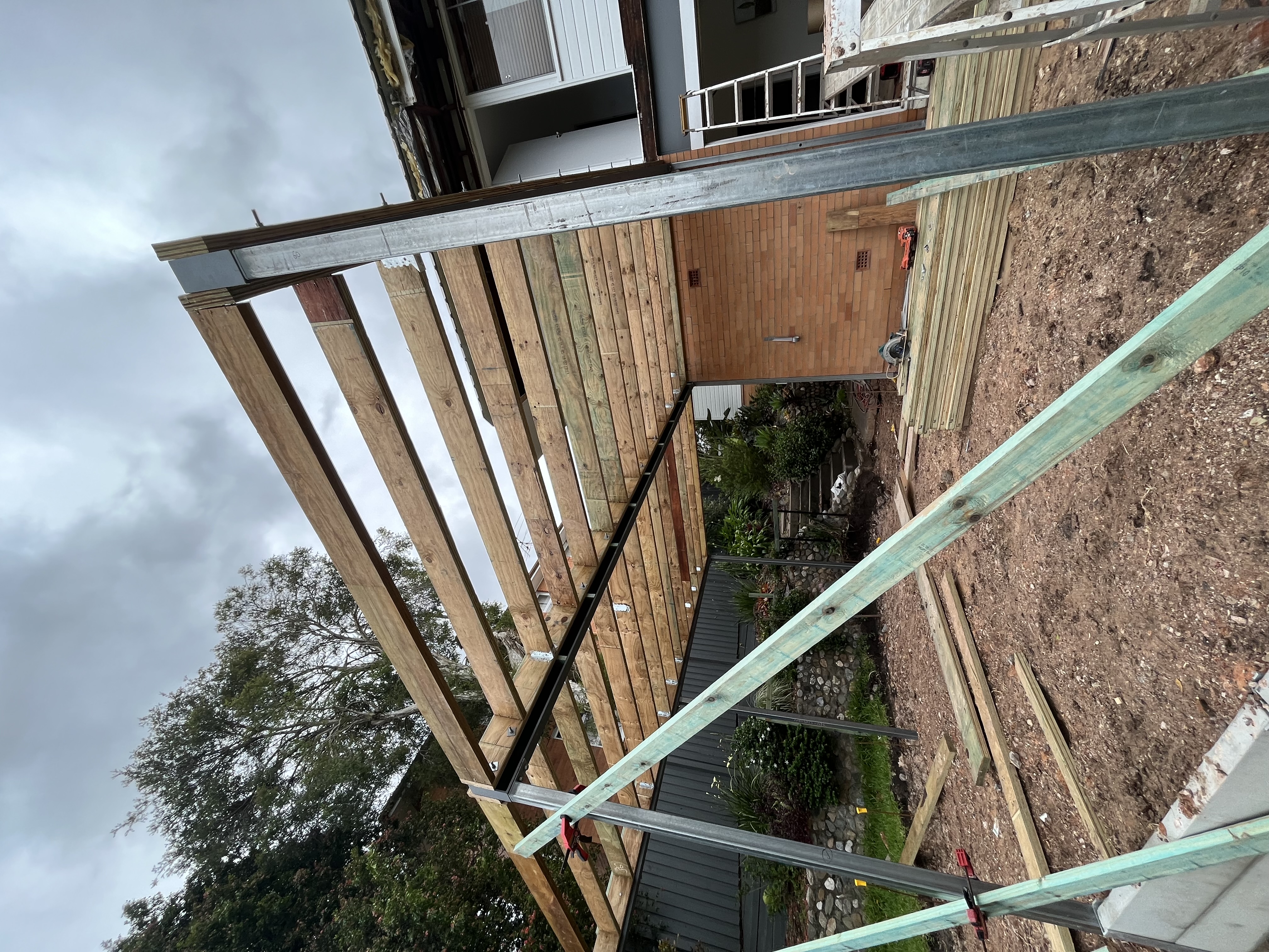 Denham St Tarragindi