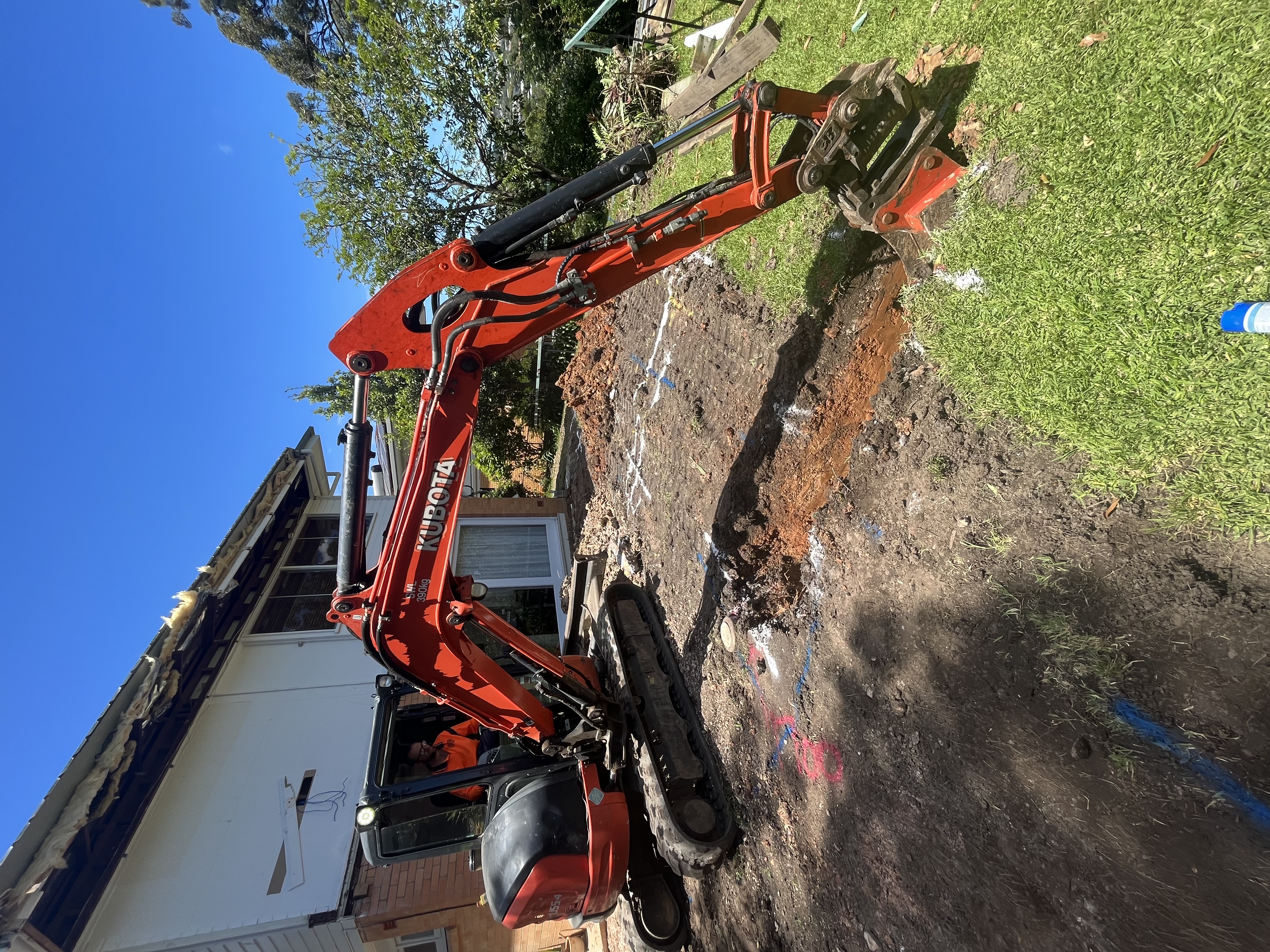 Denham St Tarragindi - Precision site excavation with mini excavator, trenching for foundations & subfloor services