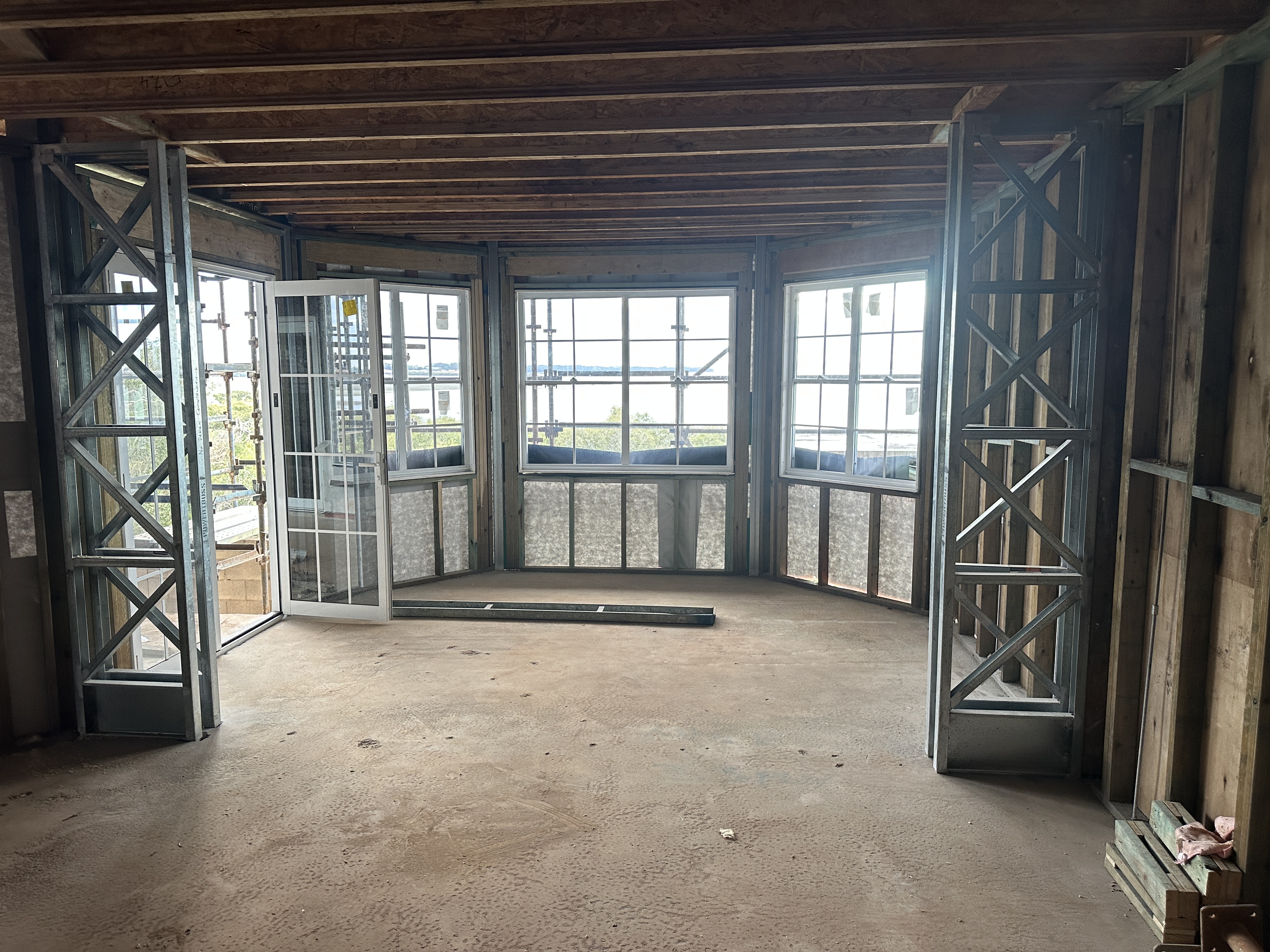 6 Broadwater Tce Redland Bay - Engineered galvanised steel portal frames, shear-wall bracing & panoramic bay-window sub-framing