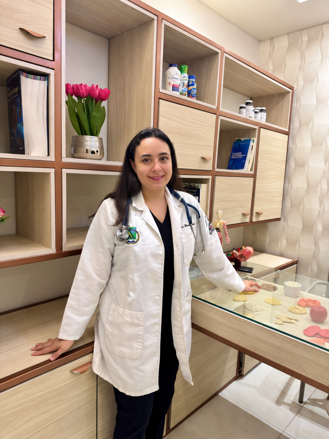 Dra. Ibiza Fernanda San Martín Aguilar, Médico Especialista en Medicina Interna en Chihuahua