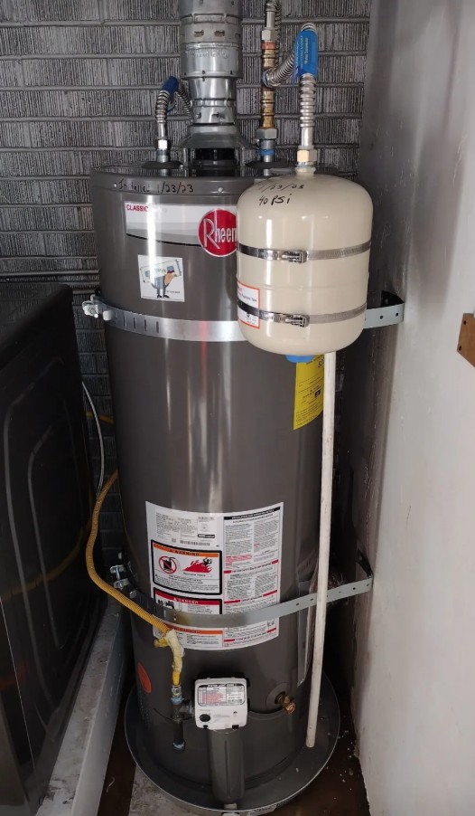 Gas water heater with expansion tank installed by Frosty's Elite Water Heater Service in Northern Utah