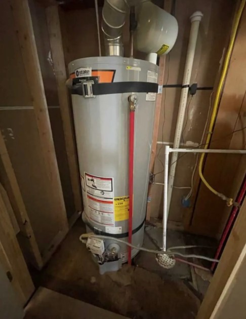 Gas water heater with expansion tank in a Northern Utah basement