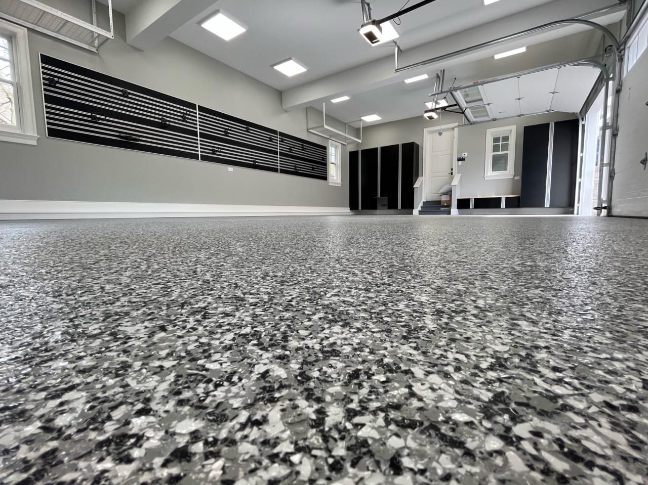 Custom decorative flake garage floor coating in Montgomery, TX