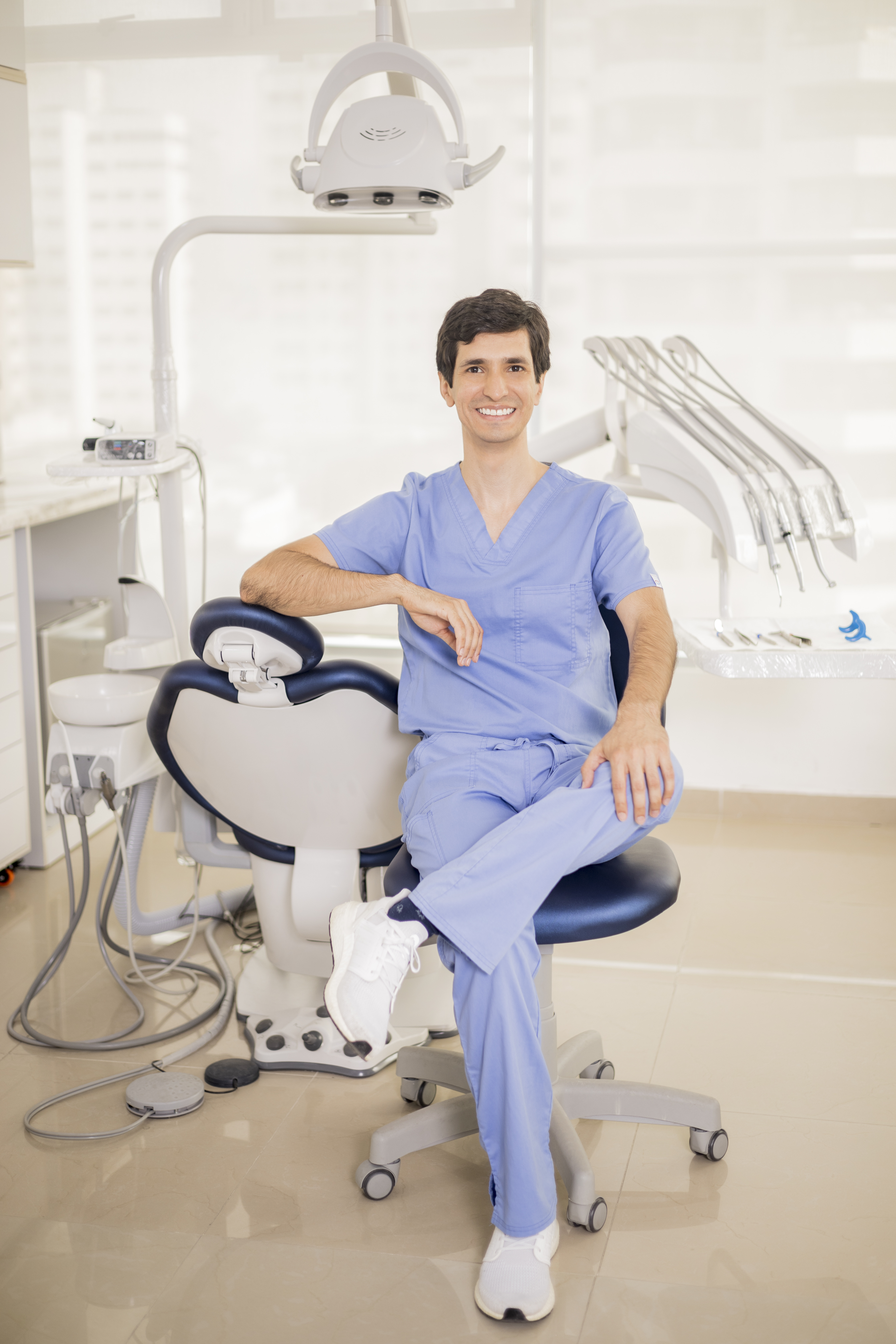 Dr. Daniel Hernández, DDS, MS — Oral Surgeon & Digital Implant Specialist in Cartagena, Colombia