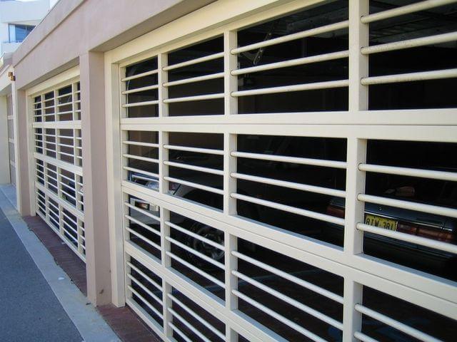 Bar panel garage door design by Dandenong Garage Doors in Dandenong, VIC.