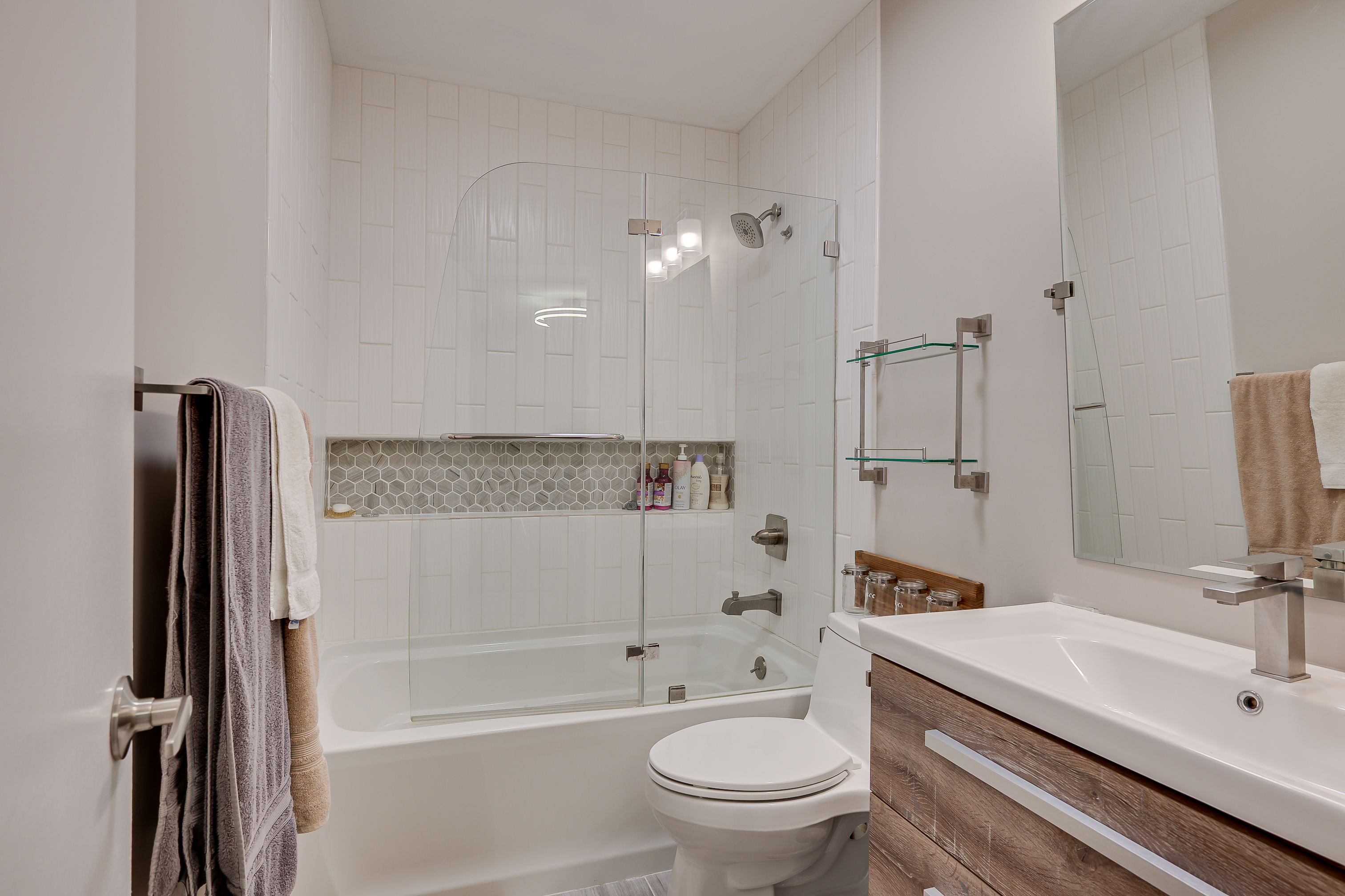 Updated Hall Bathroom