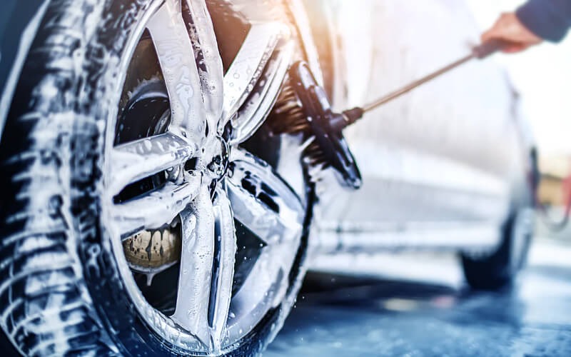 Deep wheel and rim cleaning with foam and detailing brush