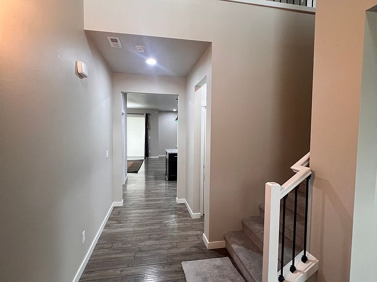 Entry Hallway & Staircase