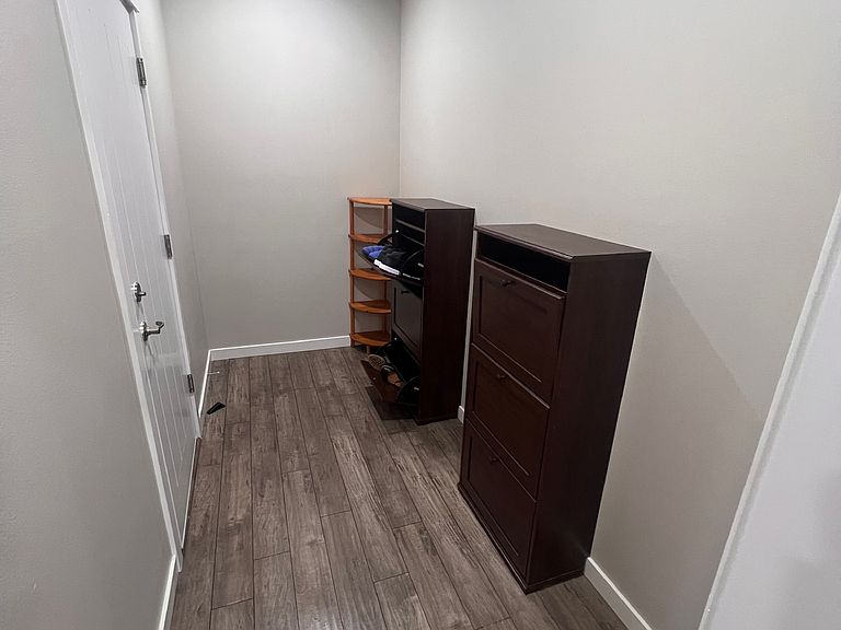 Upstairs Bedrooms & Carpet Transition