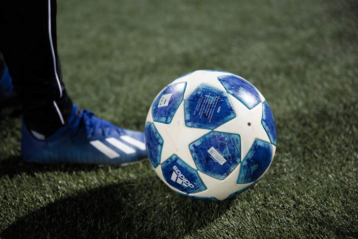 Balón Oficial de Fútbol / Baloncesto + Inflador