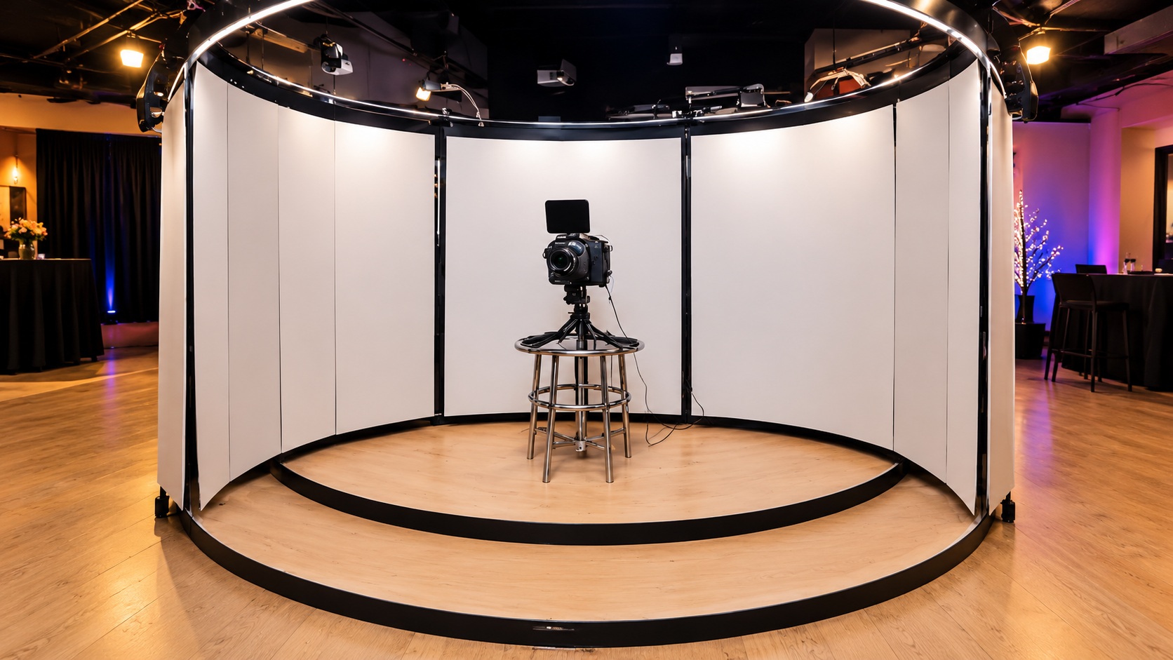 Full 360 panoramic photo booth curved enclosure setup