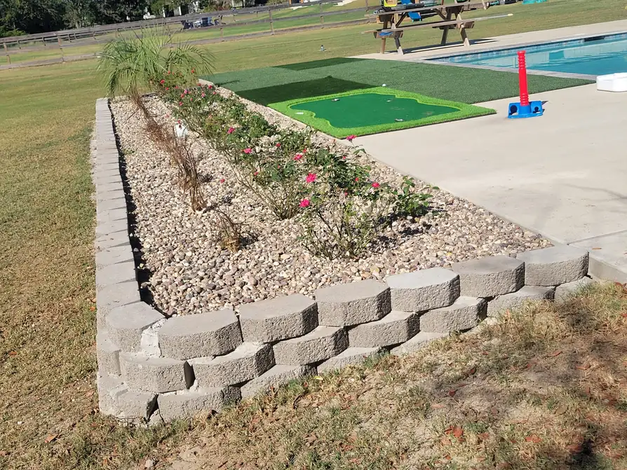 Landscaped garden area, client-supplied project photo 9