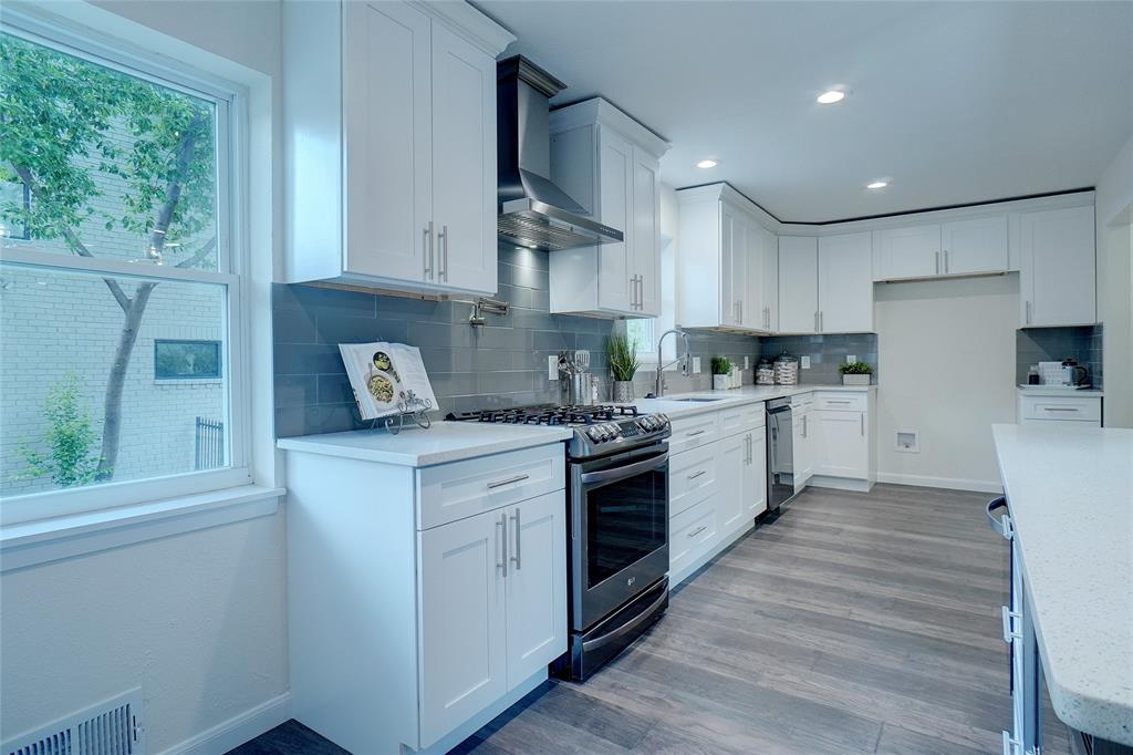 Custom kitchen by REMCO
