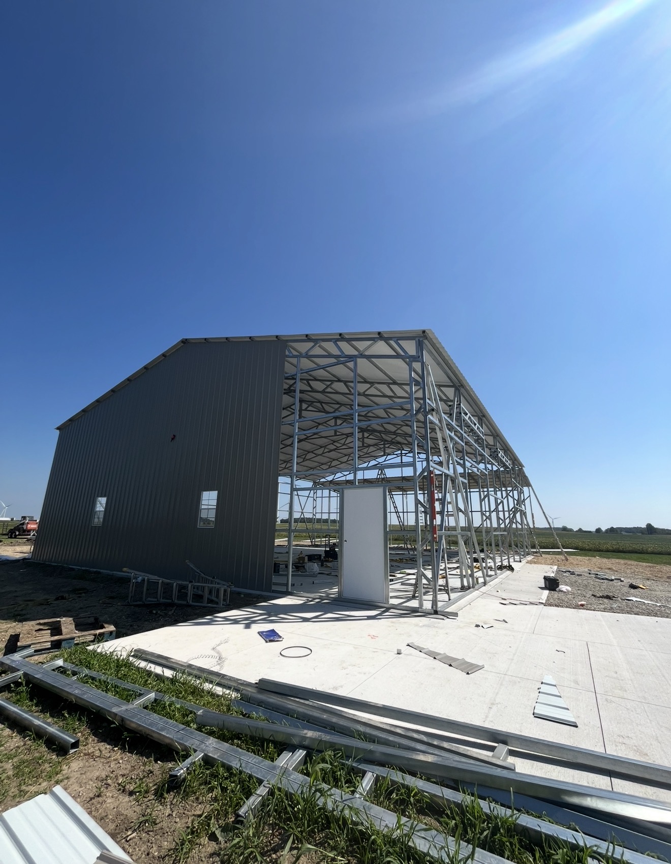 Engineered Clear-Span Steel Commercial Frame