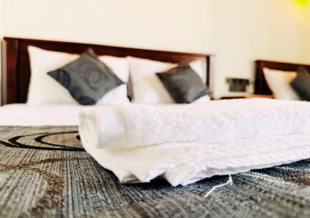 Crisp Linen & Orthopedic Bedding
