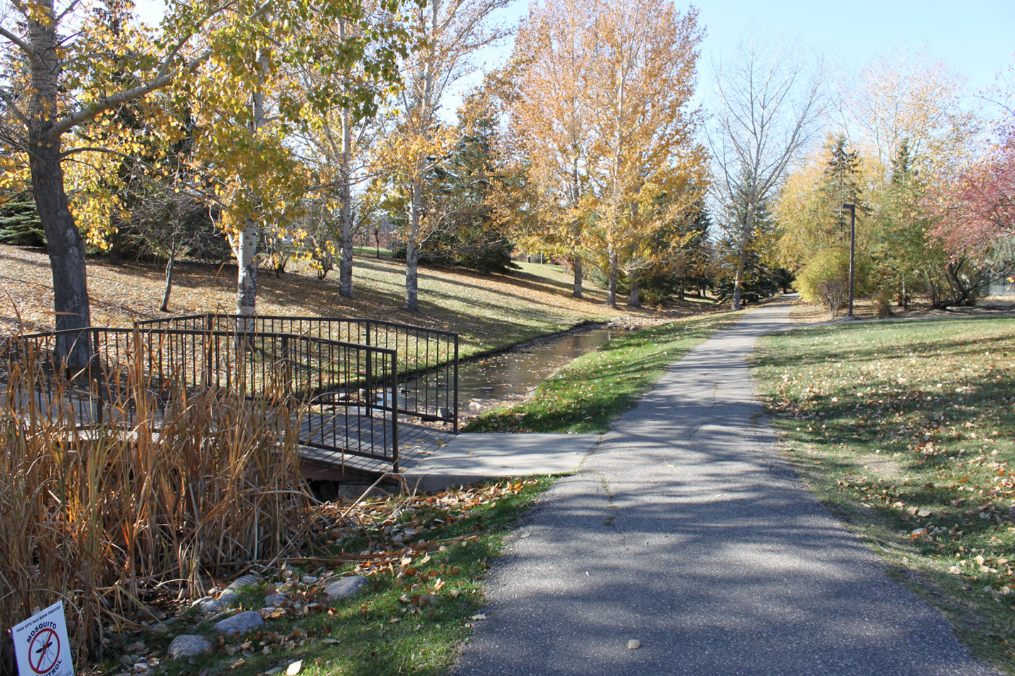 Wascana Creek Walking Trail & Footbridge