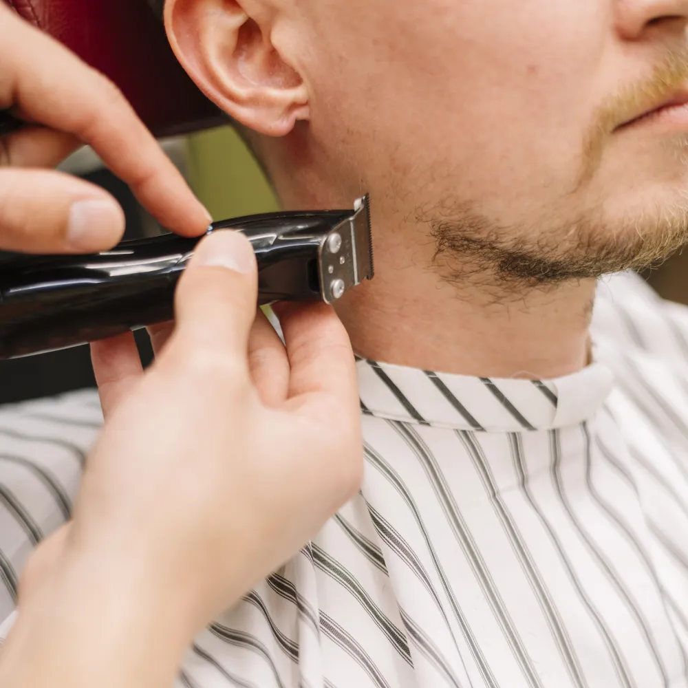 Beard trim and shape by barber in East York Toronto