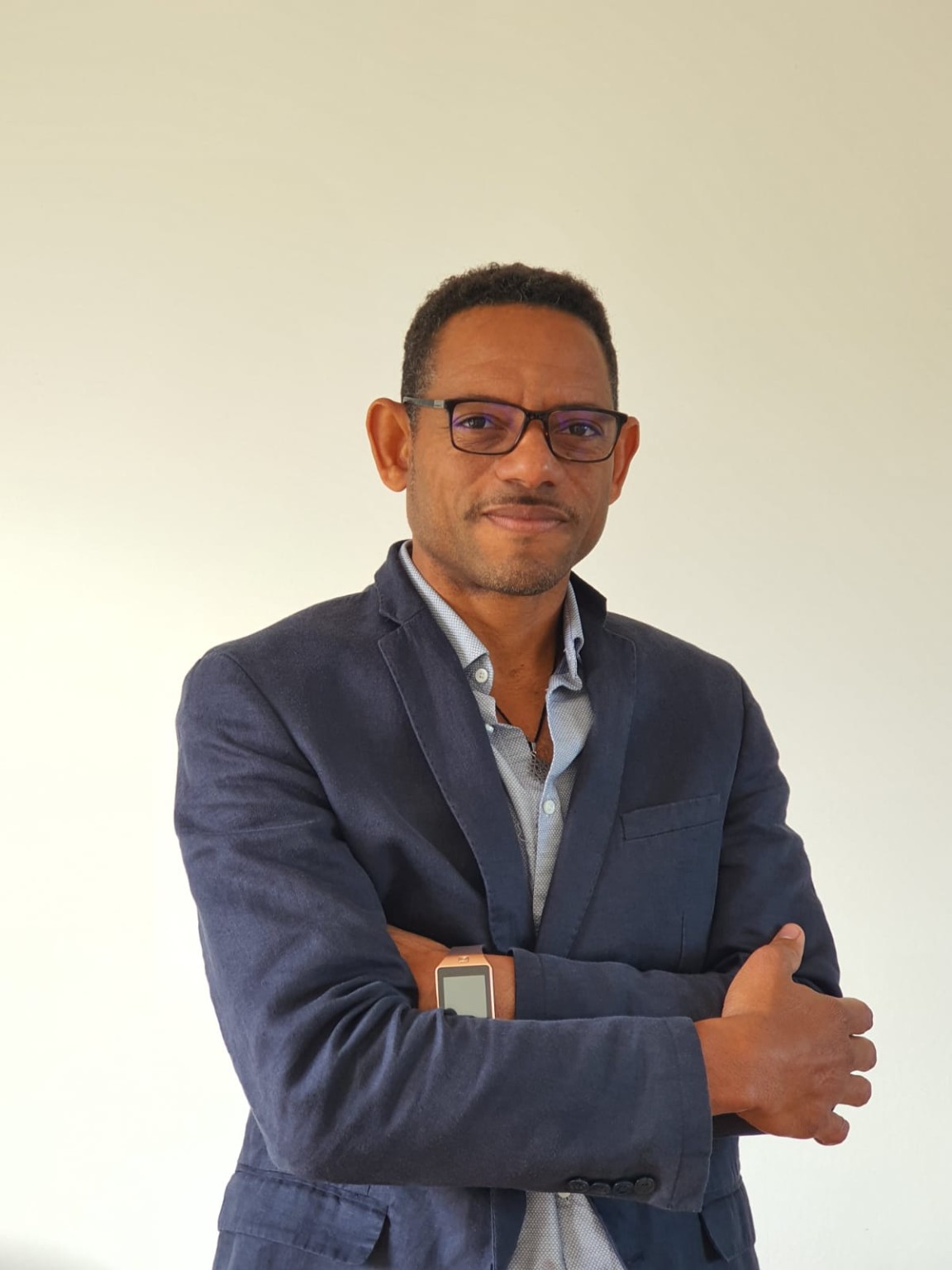 Eblys Lescaille - Lanzador Digital