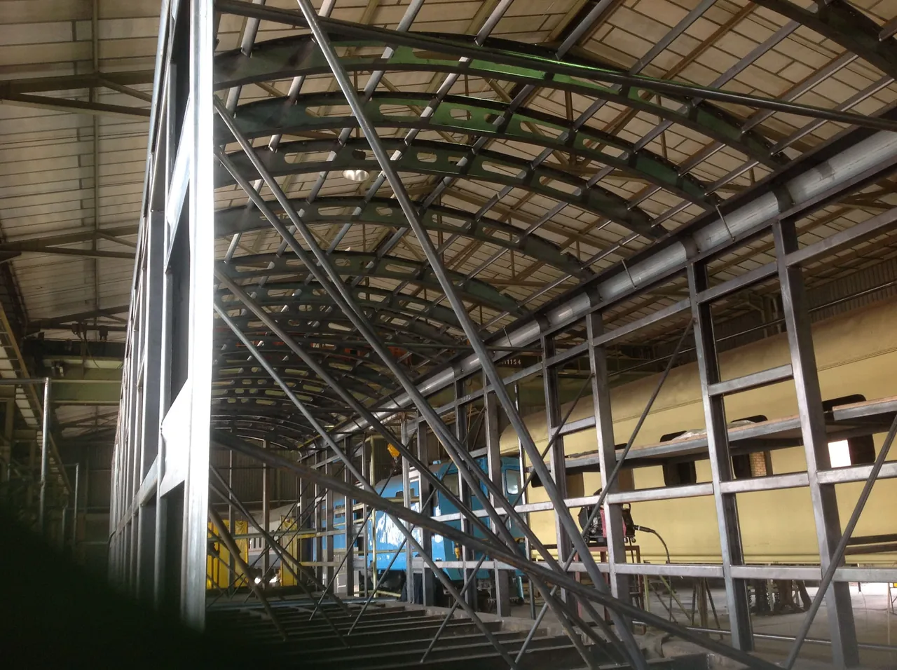 Coach roof and body framing during structural assembly