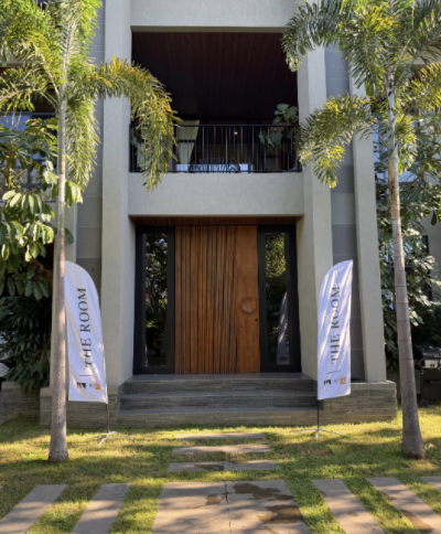 moments-resort-entrance.webp