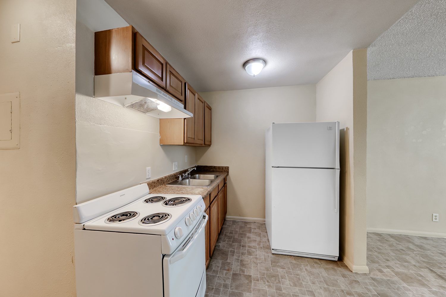19_kitchen_view_corridor_refrigerator