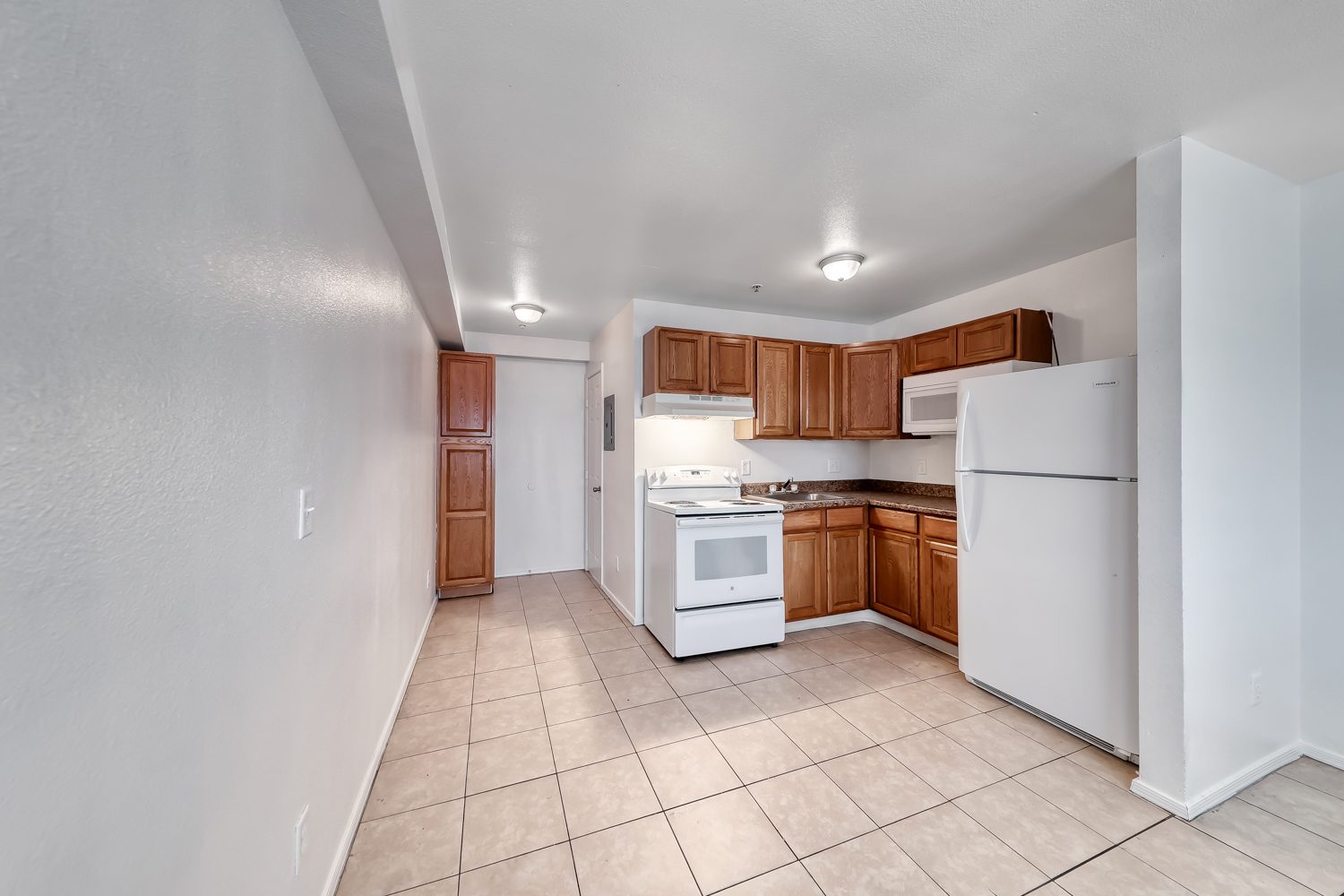 16_unit_kitchen_range_fridge