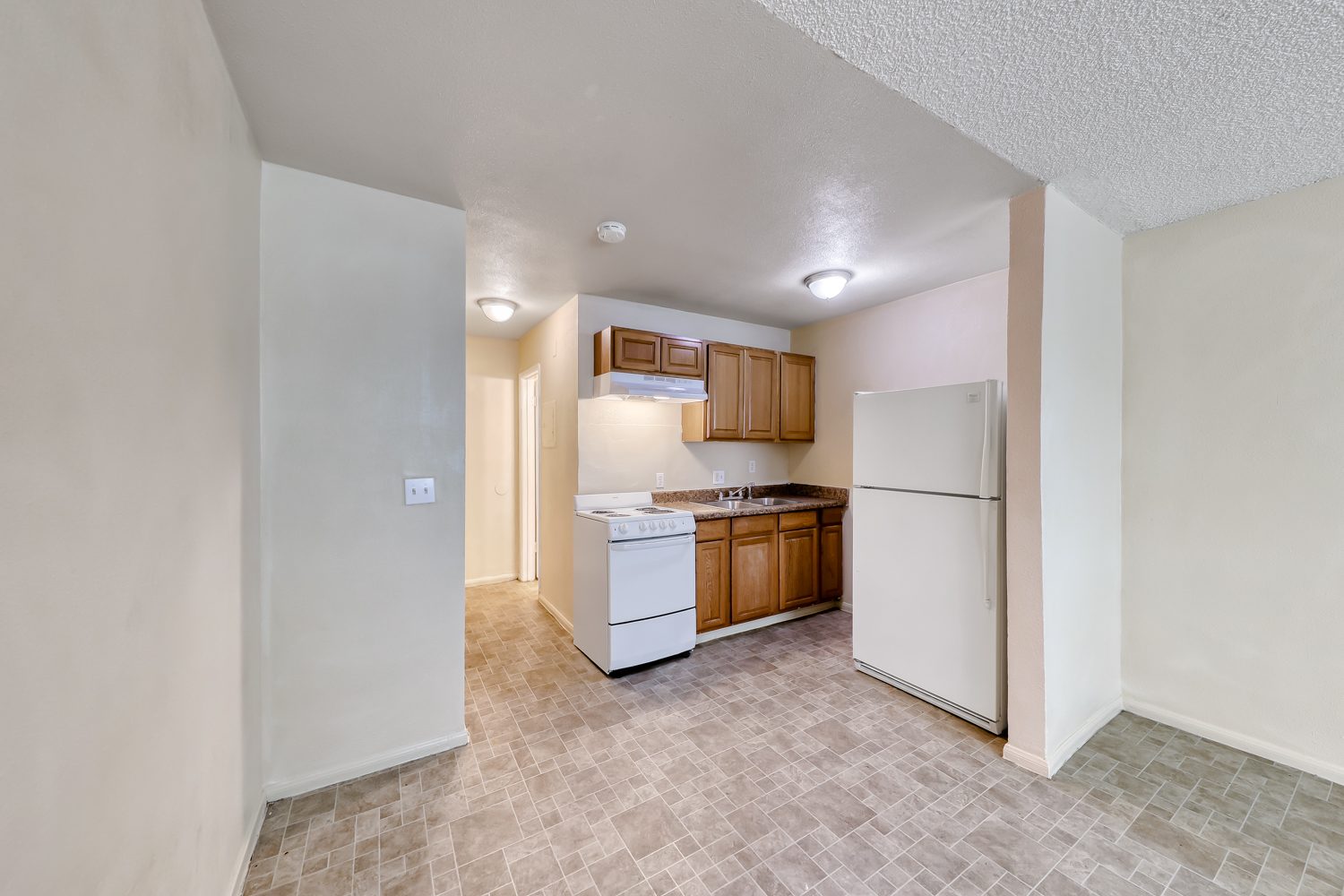 20_kitchen_dining_living_area