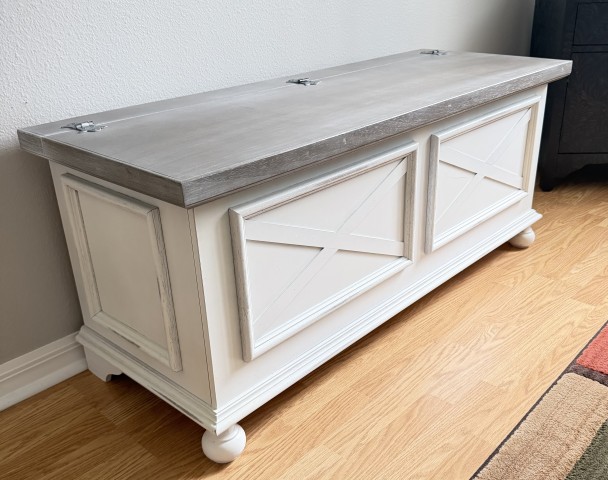 White farmhouse wooden blanket storage chest bench with grey washed wood lid