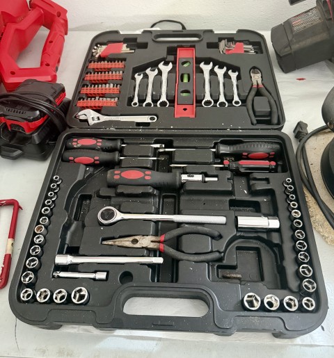 Comprehensive mechanic socket, ratchet, wrench, and screwdriver tool set in molded case