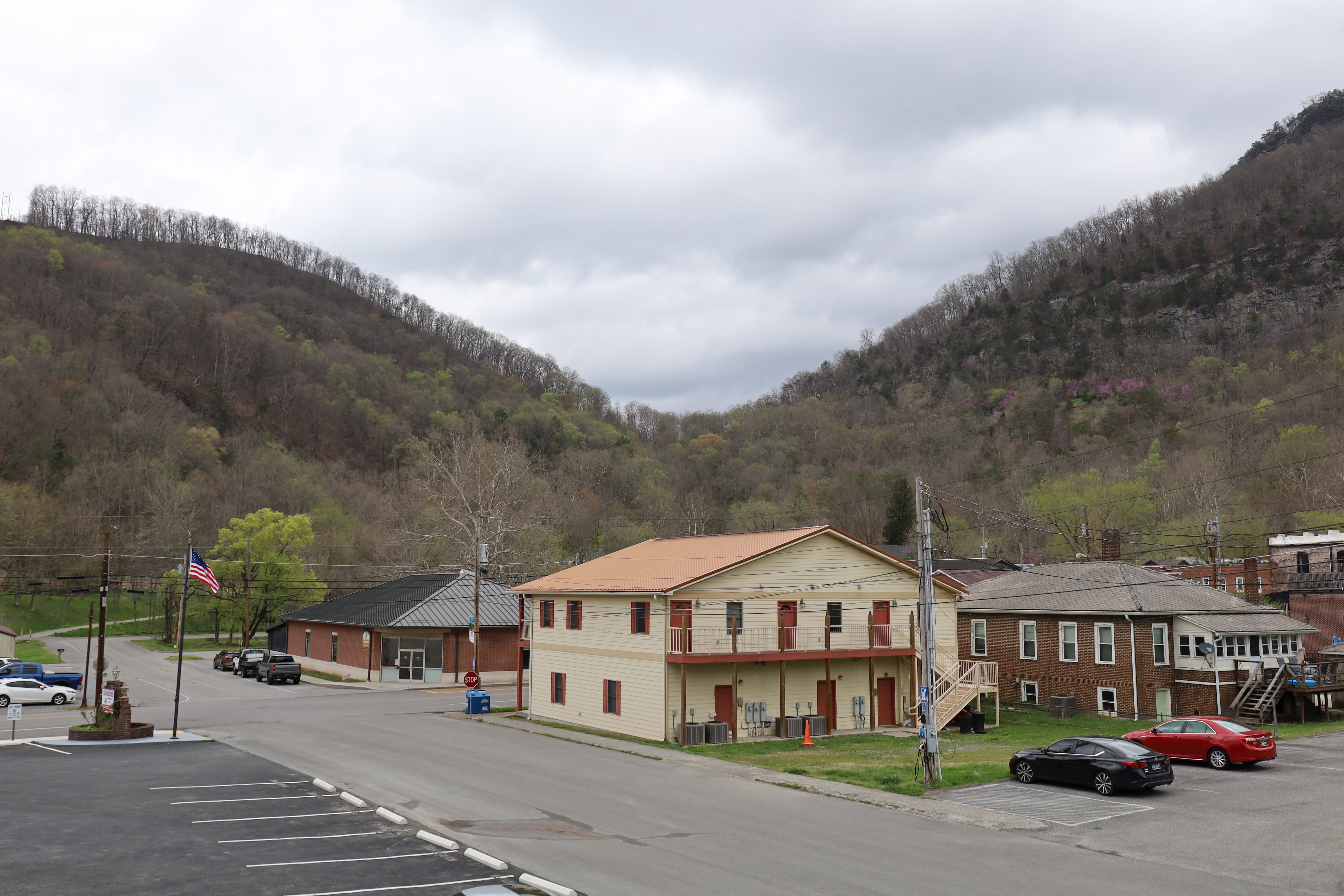 Cumberland Gap near Tazewell, TN, the Claiborne County seat, in the Sunrise Builders 4 LLC service area