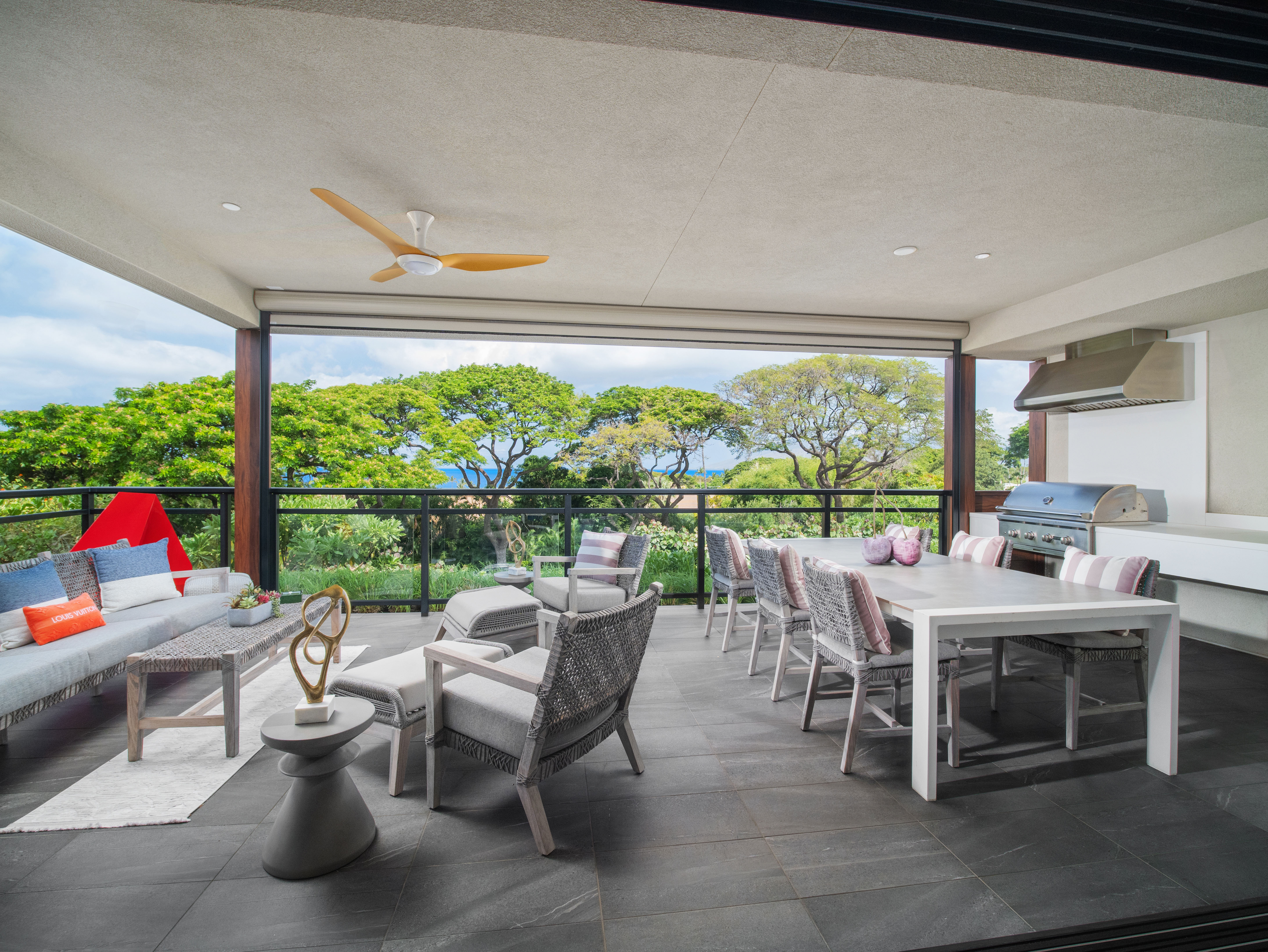424 SF Covered Ocean Lana'i