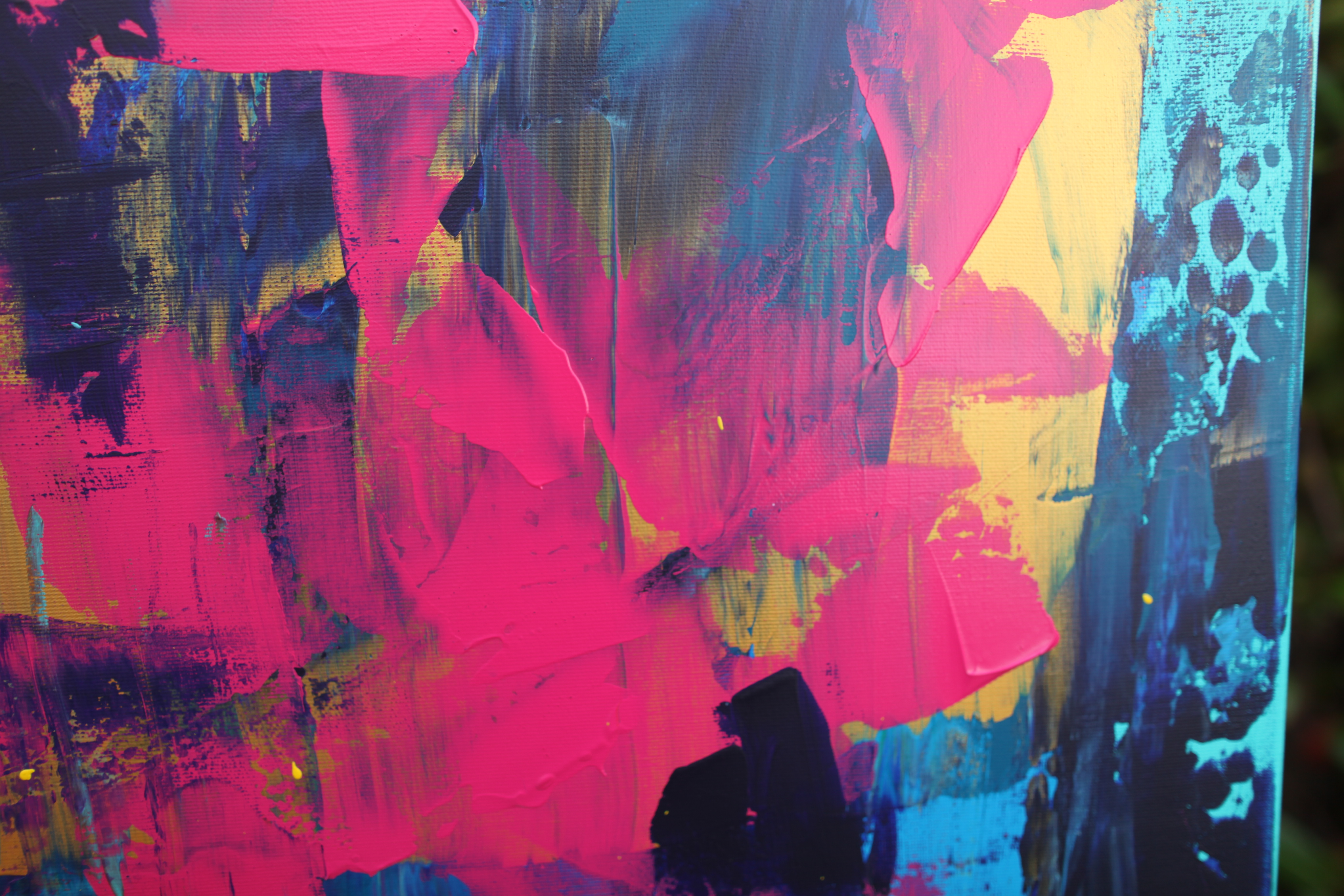 Aruna Mór — Anderswelt (detail: bold pink and magenta layers contrasting with turquoise)