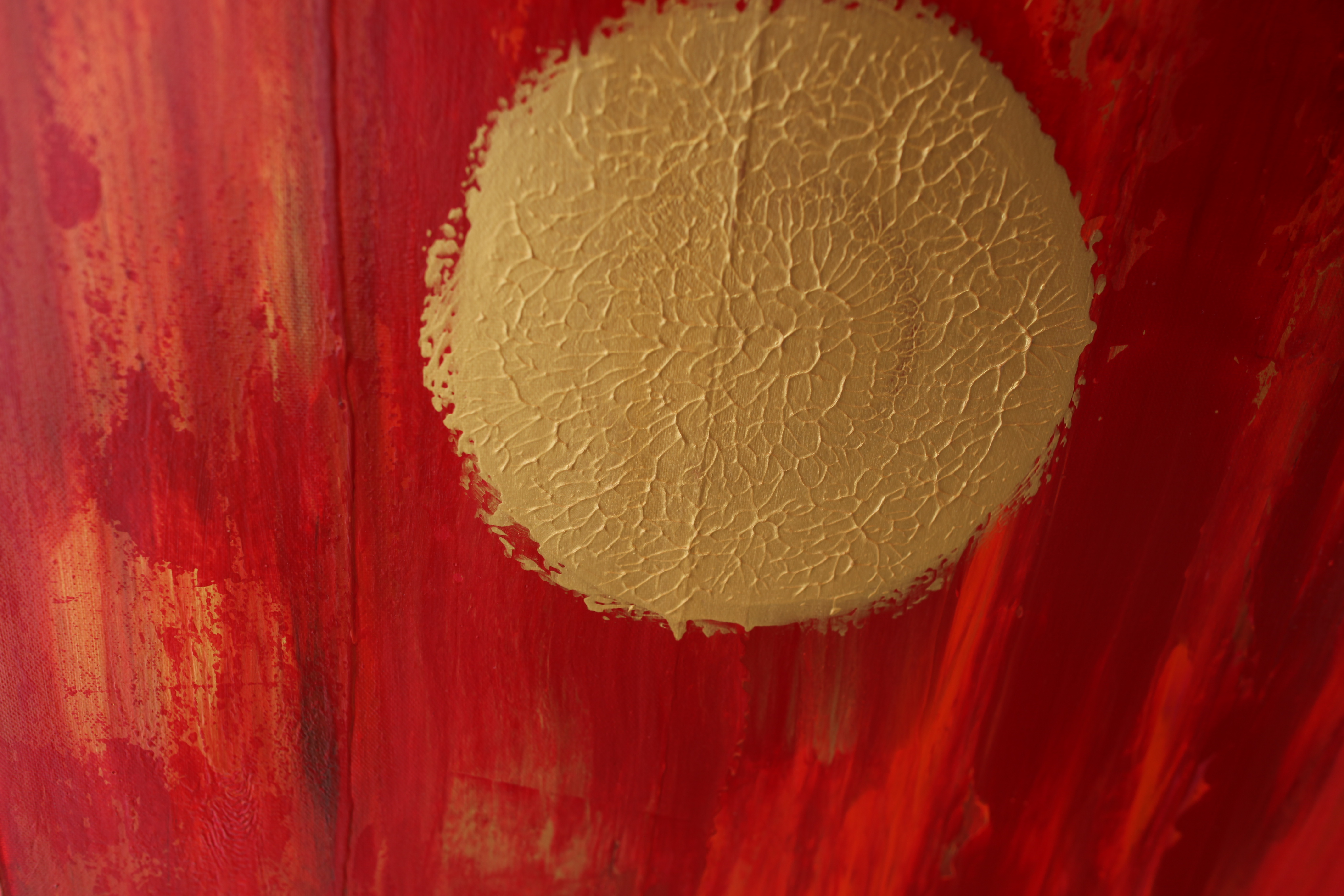 Aruna Mór — Feuerkraft (detail: radiant textured gold disc)