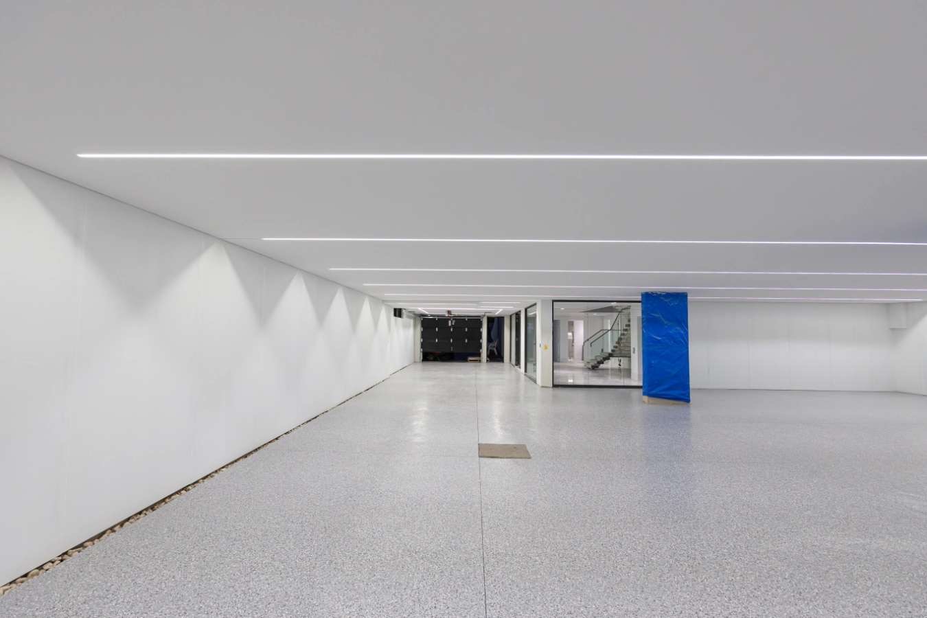 Close-up of the clean, smooth epoxy finish reflecting overhead light
