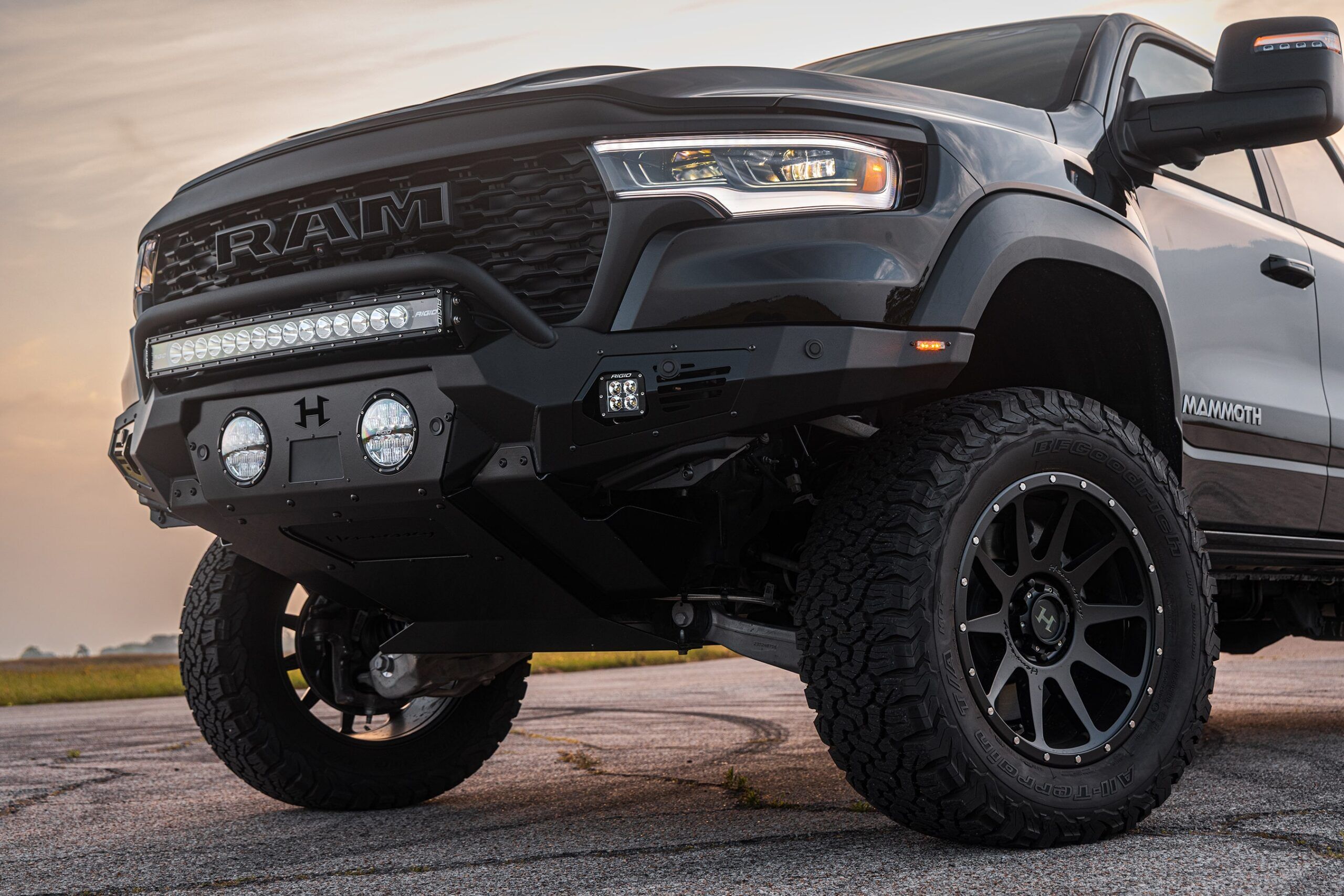 MAMMOTH heavy-duty off-road front bumper with 32-inch LED light bar & round LEDs