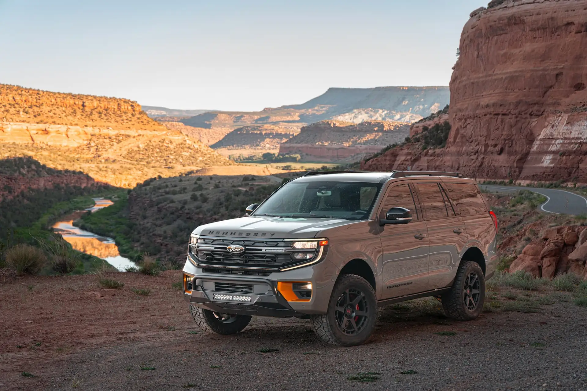 Red rock canyon front three-quarter