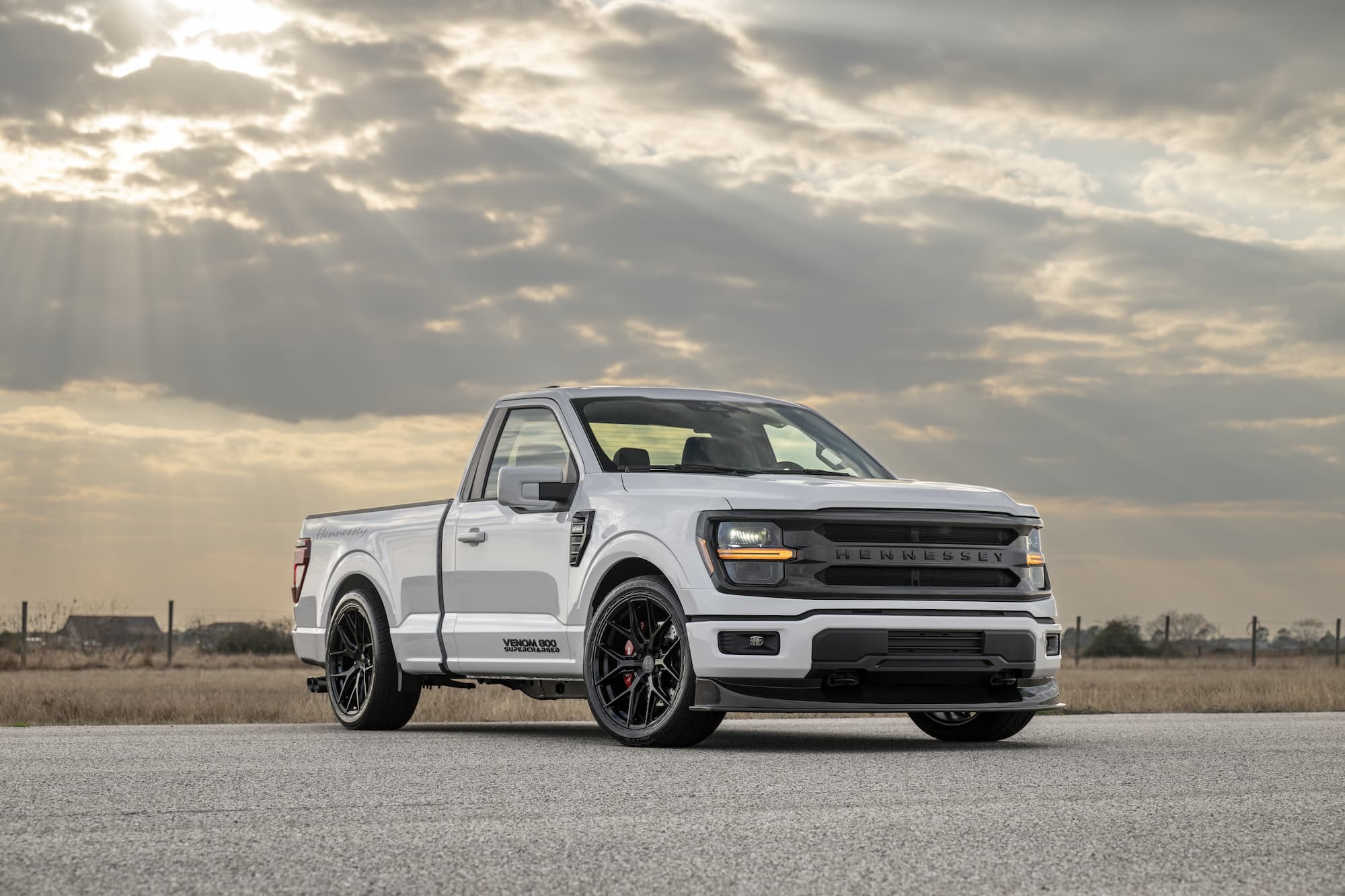 Venom 800 single cab high-speed dynamic track run
