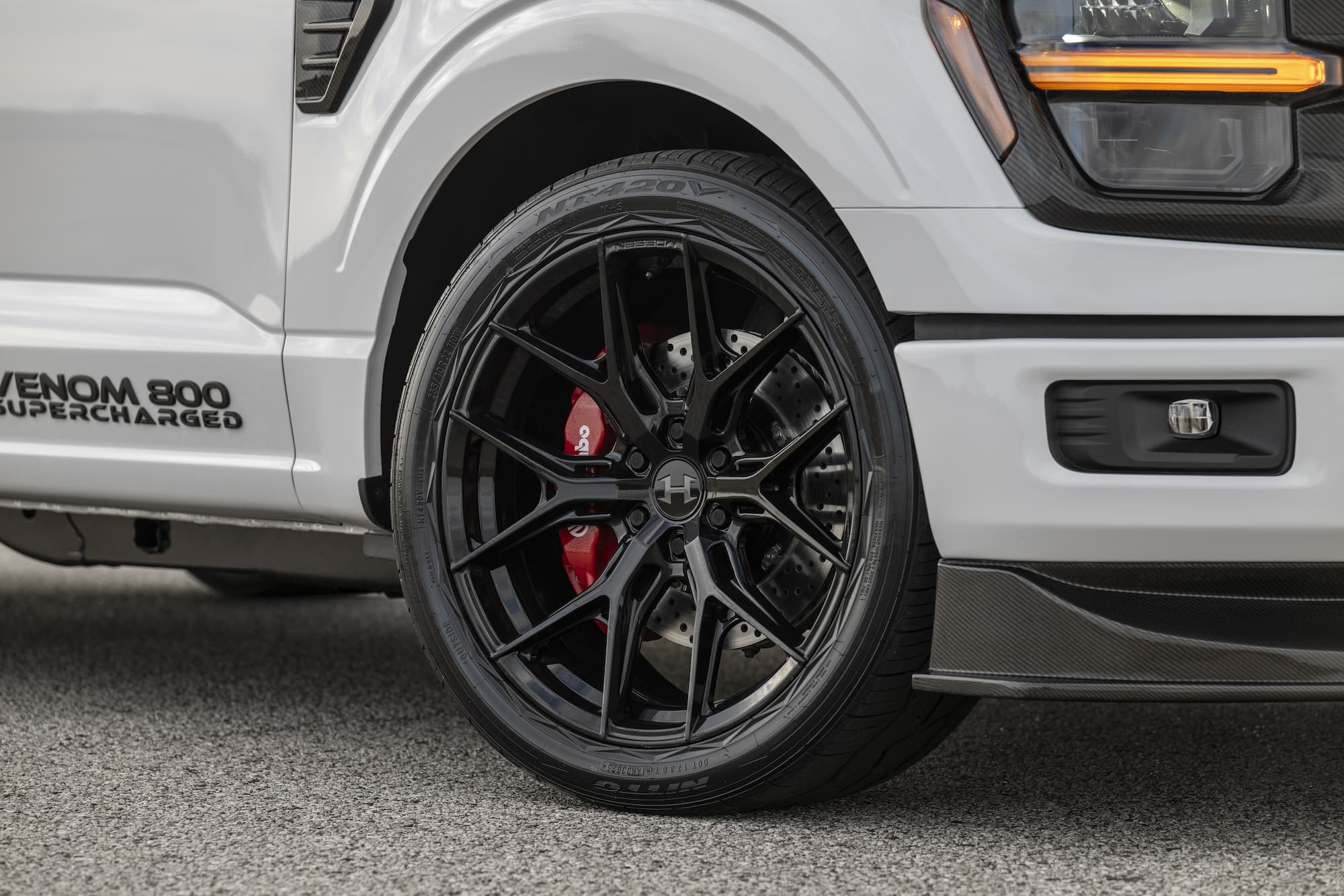Tailgate profile & stainless steel cat-back exhaust tips