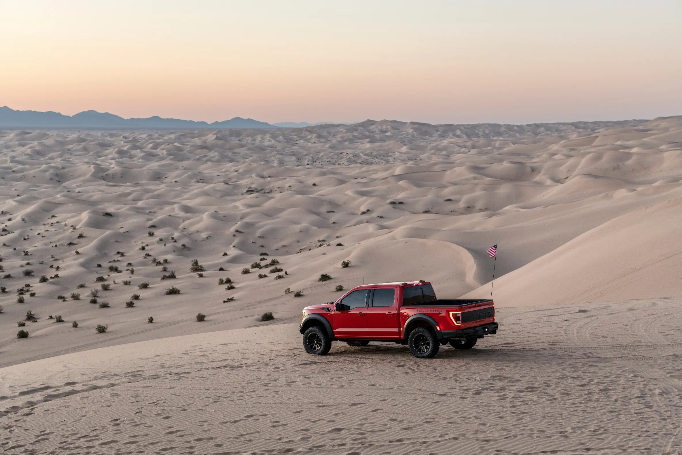 VelociRaptor 600 carving Glamis sand dunes