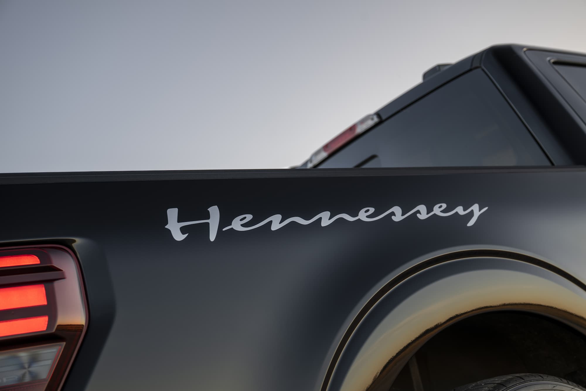 22-inch performance wheels & Brembo 6-piston brake calipers