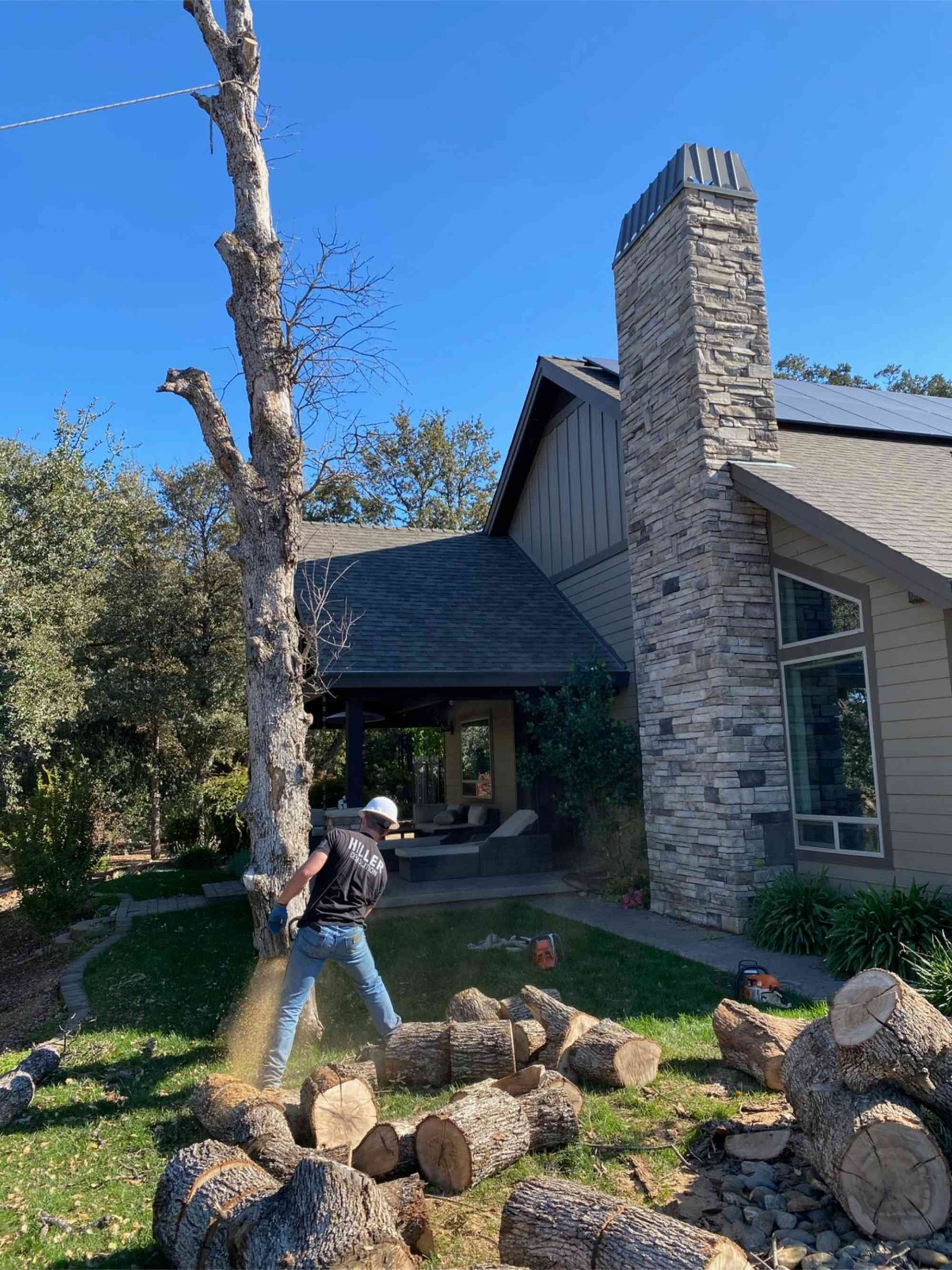 Debris removal service by Hiller Demolition