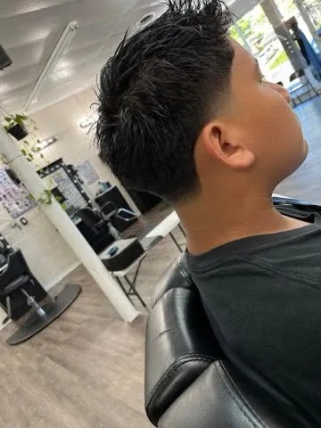 Textured Blowout Taper Fade & Blended Chair Finish