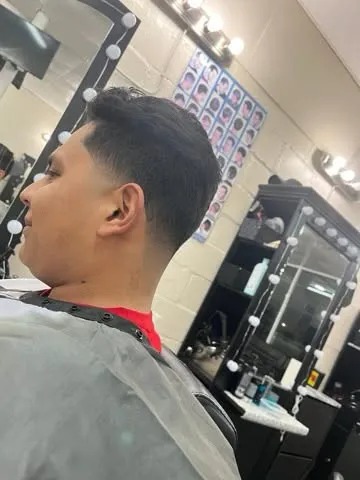 Gentleman's Low Taper Fade & Natural Top Flow