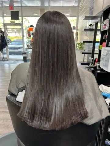 Long Mirror-Gloss Silk Press & Ultra-Straight Hydration Finish