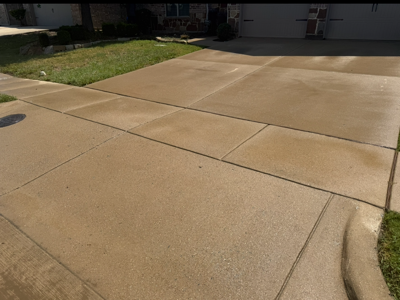 Driveway & Sidewalk Pressure Washing
