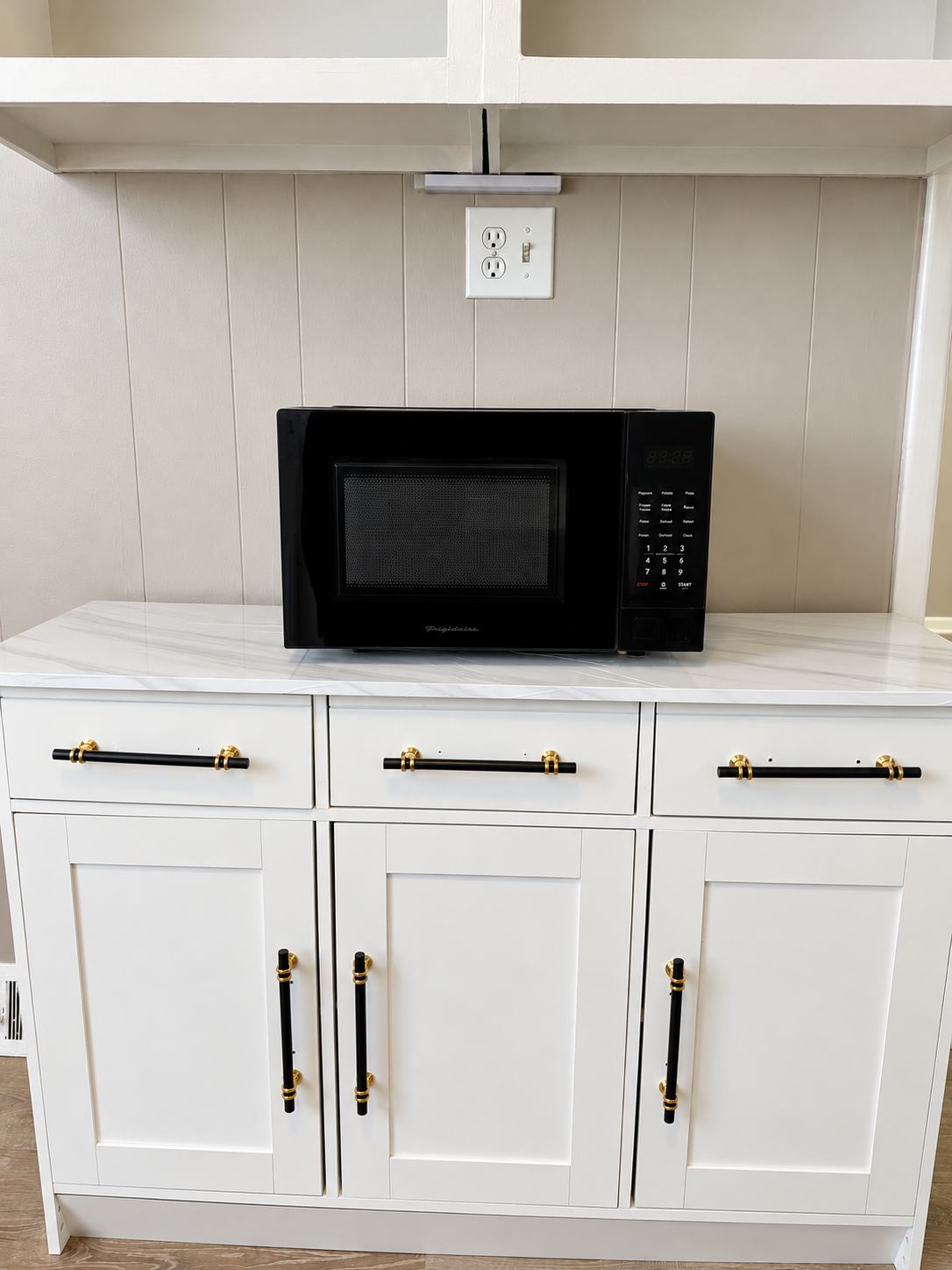 Modern Kitchen Bar & Microwave Station