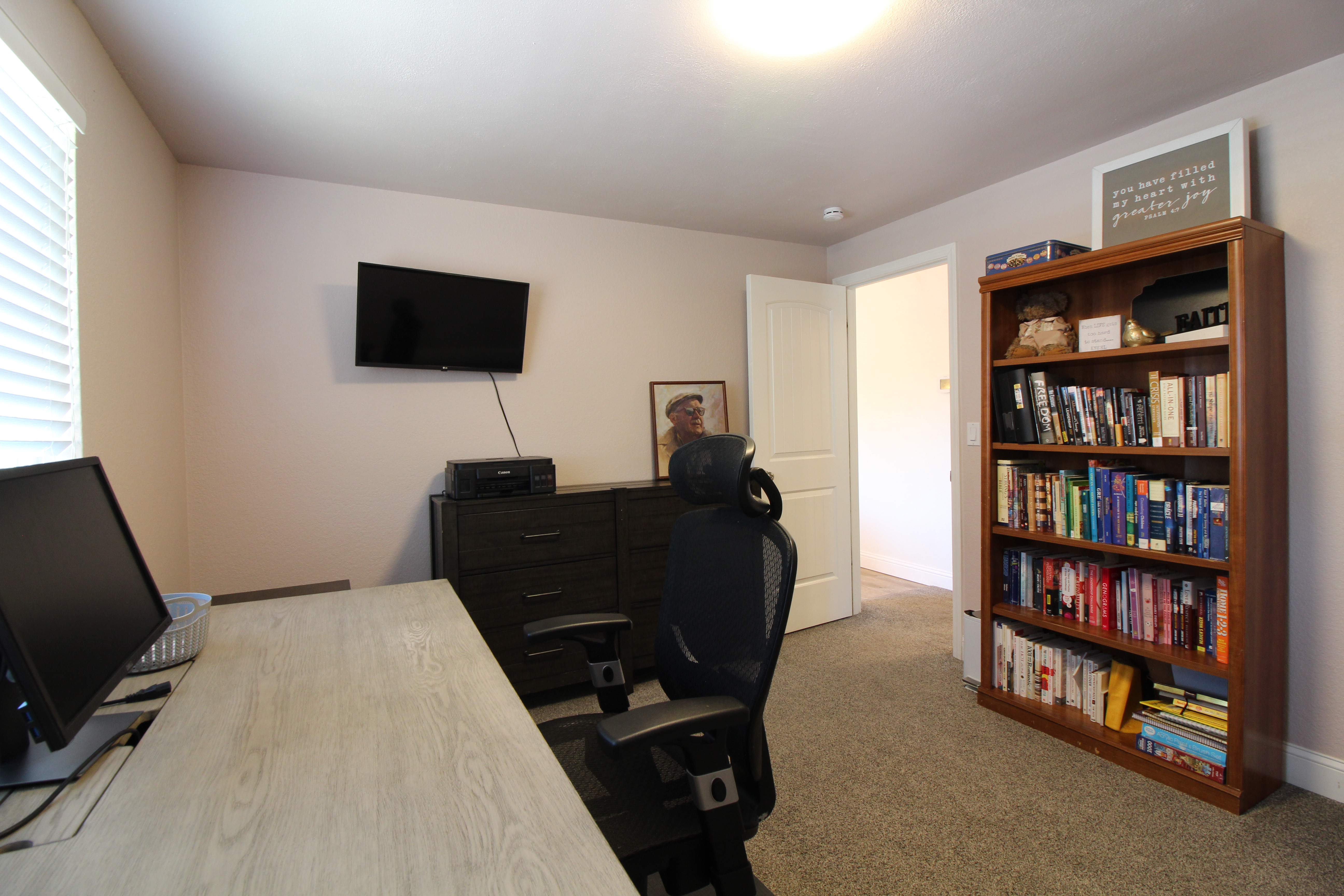 Resident Library & Study Nook